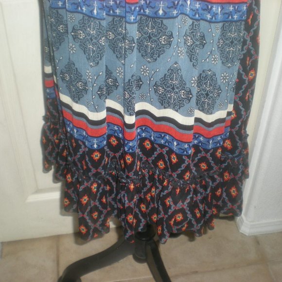 NO NAME  SUMMER  DRESS  STRAPLESS  SIZE  MEDIUM - Picture 2 of 3